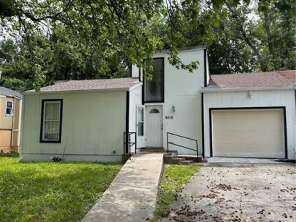 9516 Manning Avenue, Kansas City, MO 64134