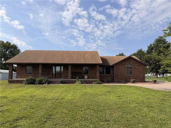 1914 W Maple Street, Columbus, KS 66725