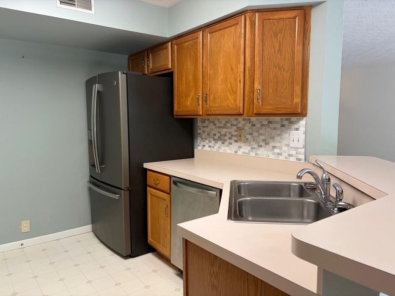 2120 Castlebar Court, Unit 202, Crescent Springs, KY 41017 Photo 14