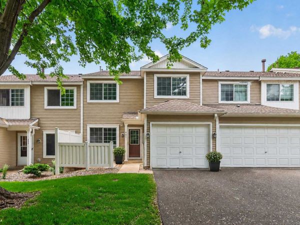 401 Leeward Trail, Woodbury, MN 55129