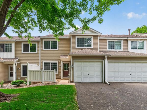 401 Leeward Trail, Woodbury, MN 55129