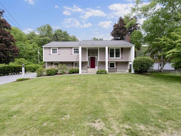 2 Harding Road, Portsmouth, NH 03801