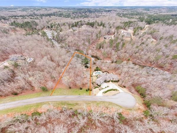 102 Forest Place , Forsyth, GA 31029