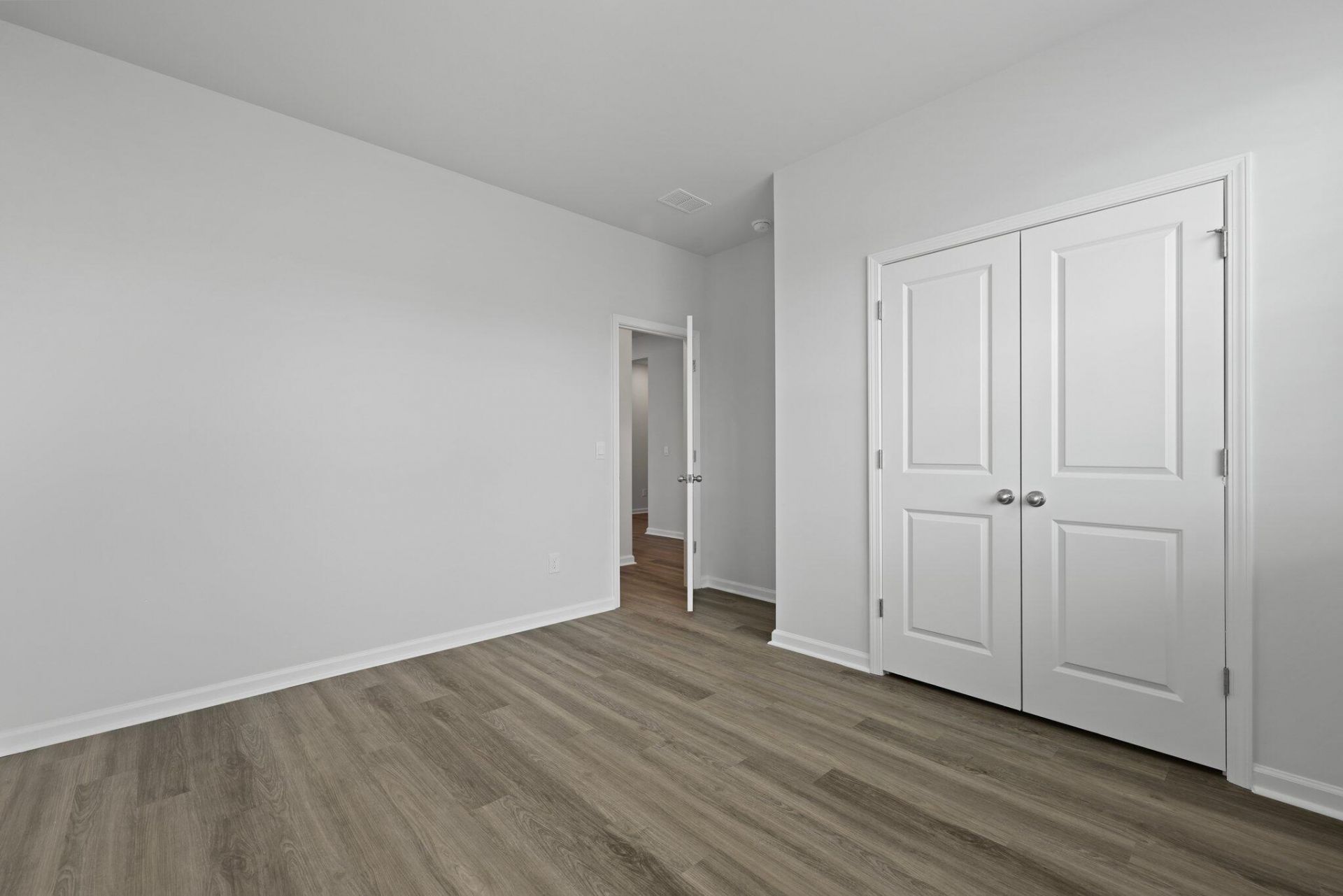 105 Midmills Lane Photo 24