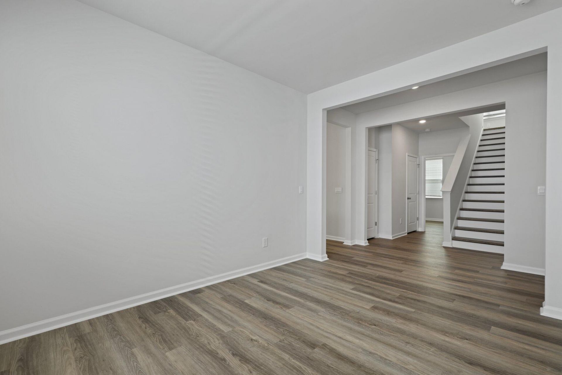 105 Midmills Lane Photo 29