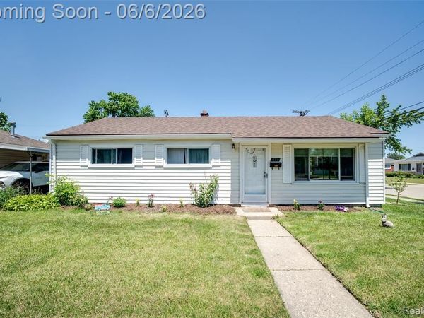15251 Wildwood Street, Roseville, MI 48066
