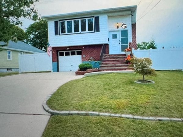 12 Terrace View Road, Farmingdale, NY 11735
