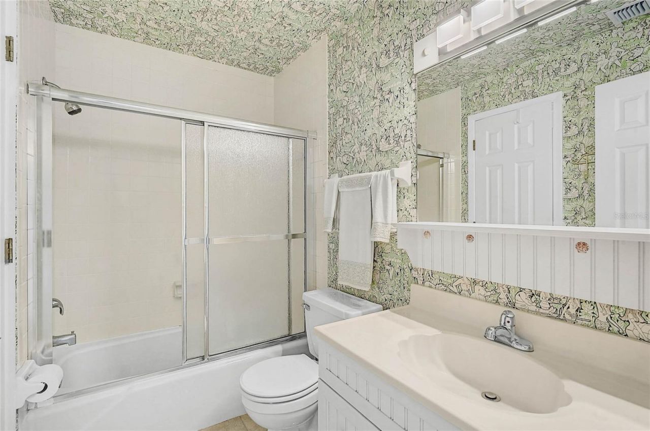 845 Benjamin Franklin Drive , Unit 402, Sarasota, FL 34236 Photo