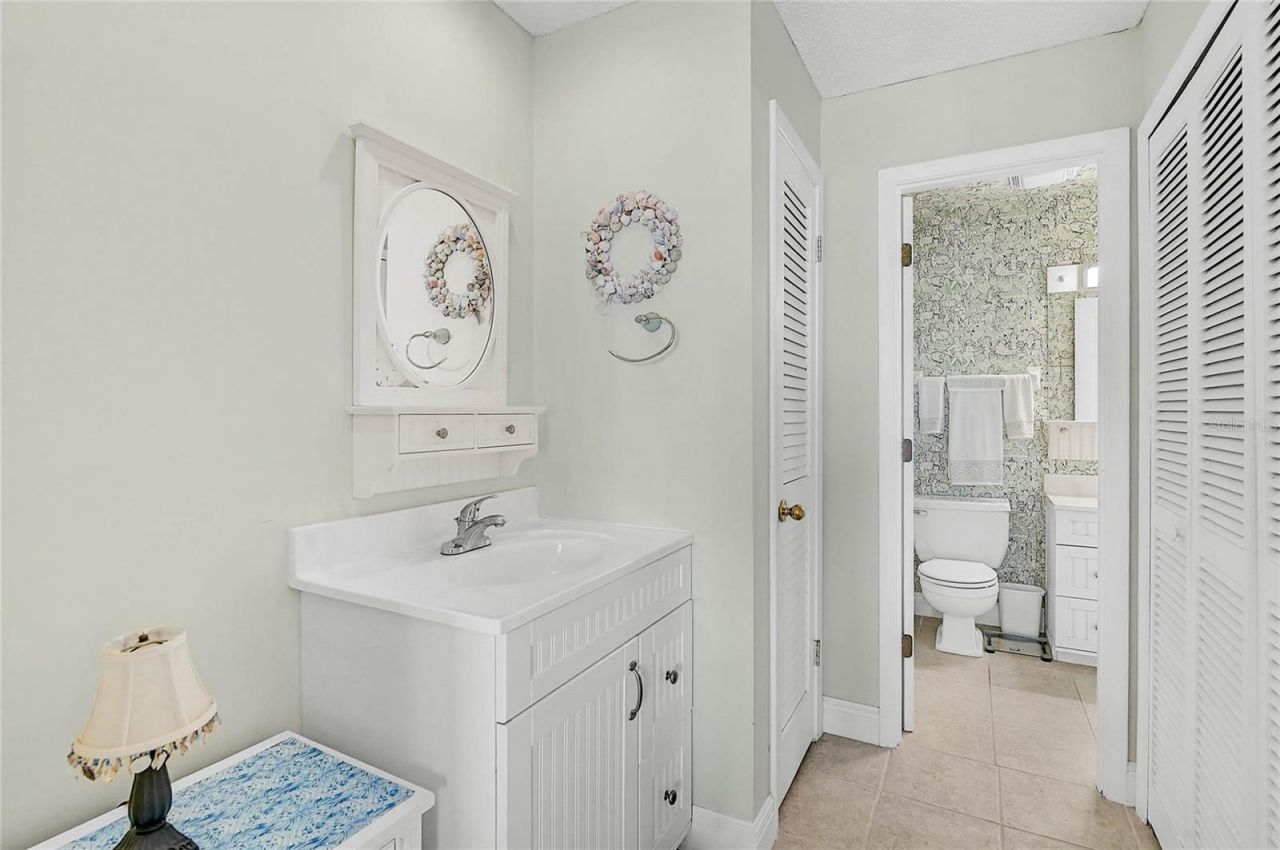 845 Benjamin Franklin Drive , Unit 402, Sarasota, FL 34236 Photo