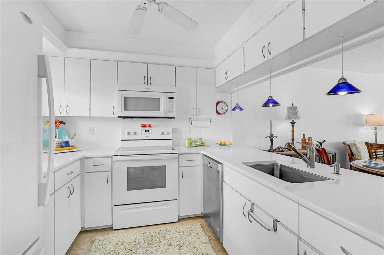845 Benjamin Franklin Drive , Unit 402, Sarasota, FL 34236 Photo