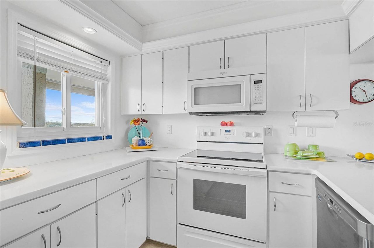 845 Benjamin Franklin Drive , Unit 402, Sarasota, FL 34236 Photo