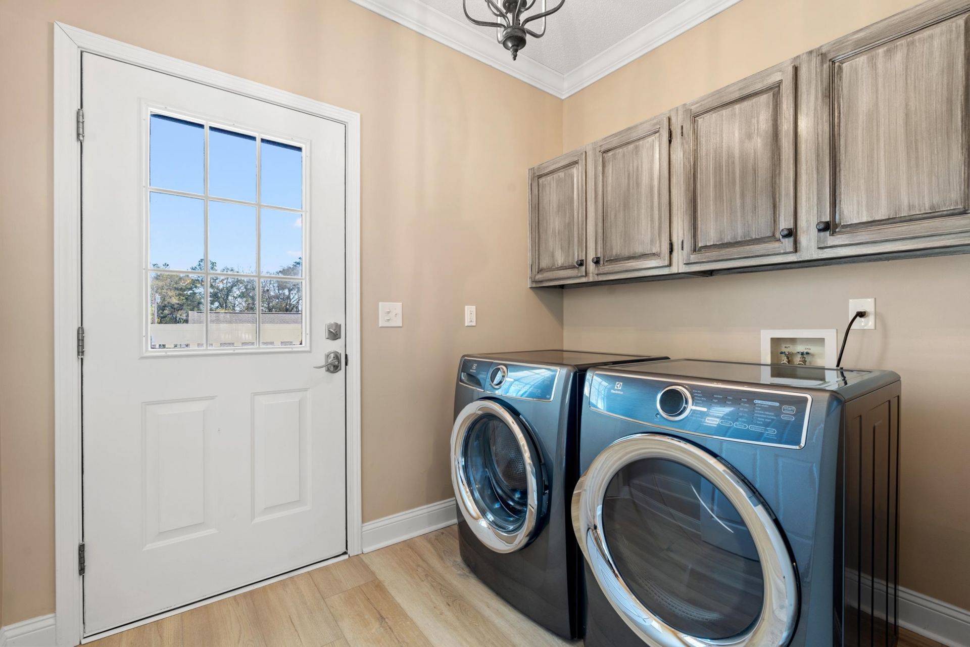 1019 Hickory Dr. Photo 14