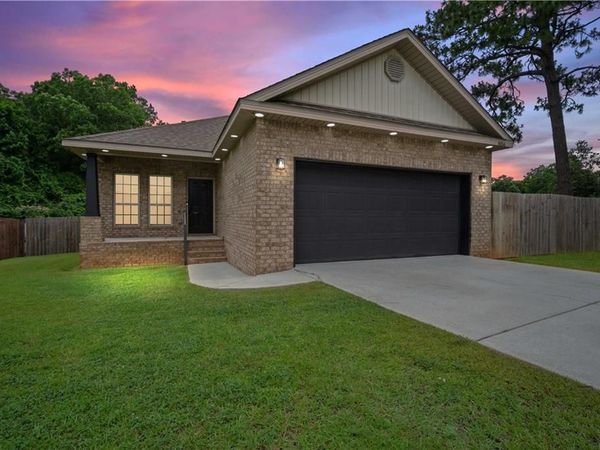 8156 Cheyenne Street N, Theodore, AL 36582