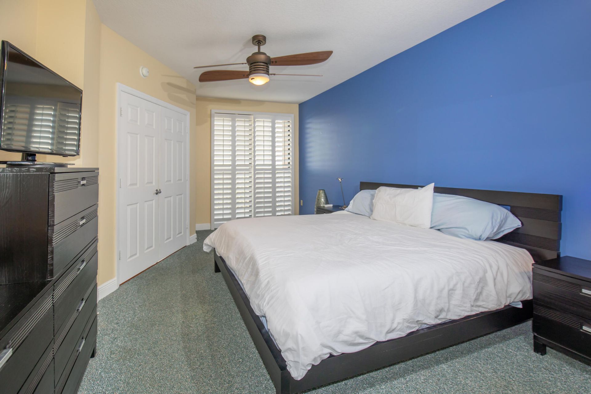 511 Lucerne Avenue, Unit 401, Lake Worth Beach, FL 33460 Photo