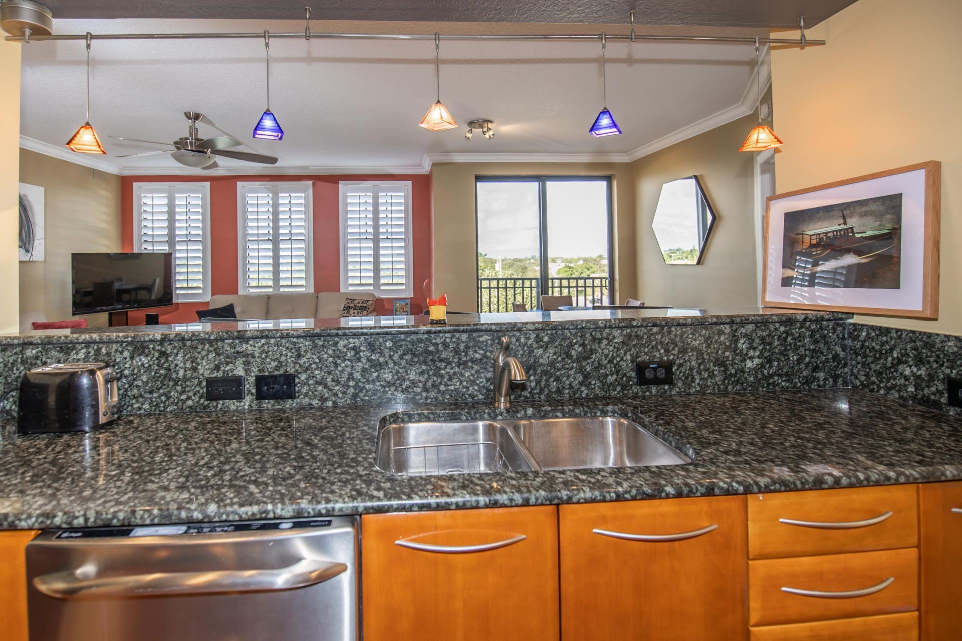 511 Lucerne Avenue, Unit 401, Lake Worth Beach, FL 33460 Photo