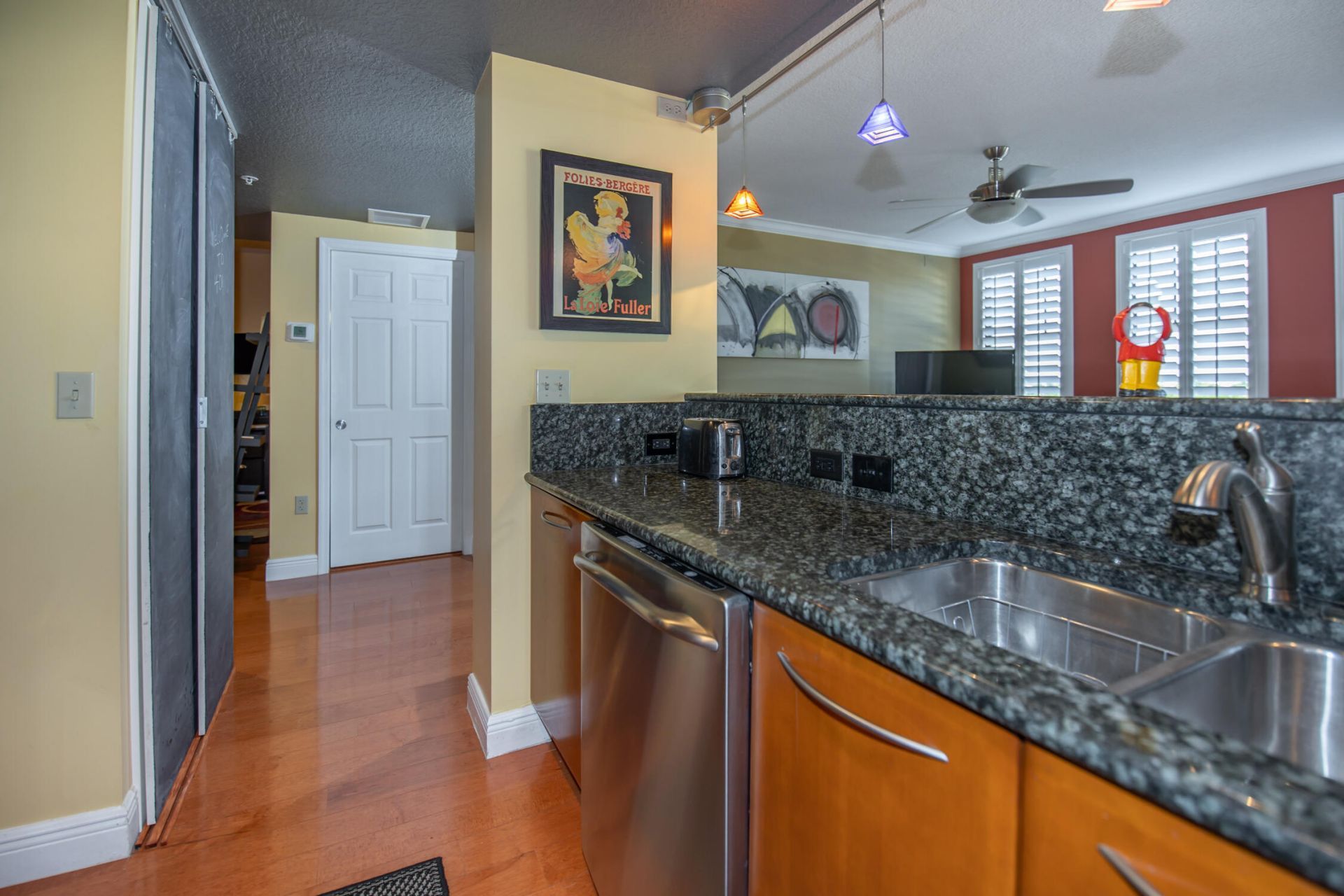 511 Lucerne Avenue, Unit 401, Lake Worth Beach, FL 33460 Photo