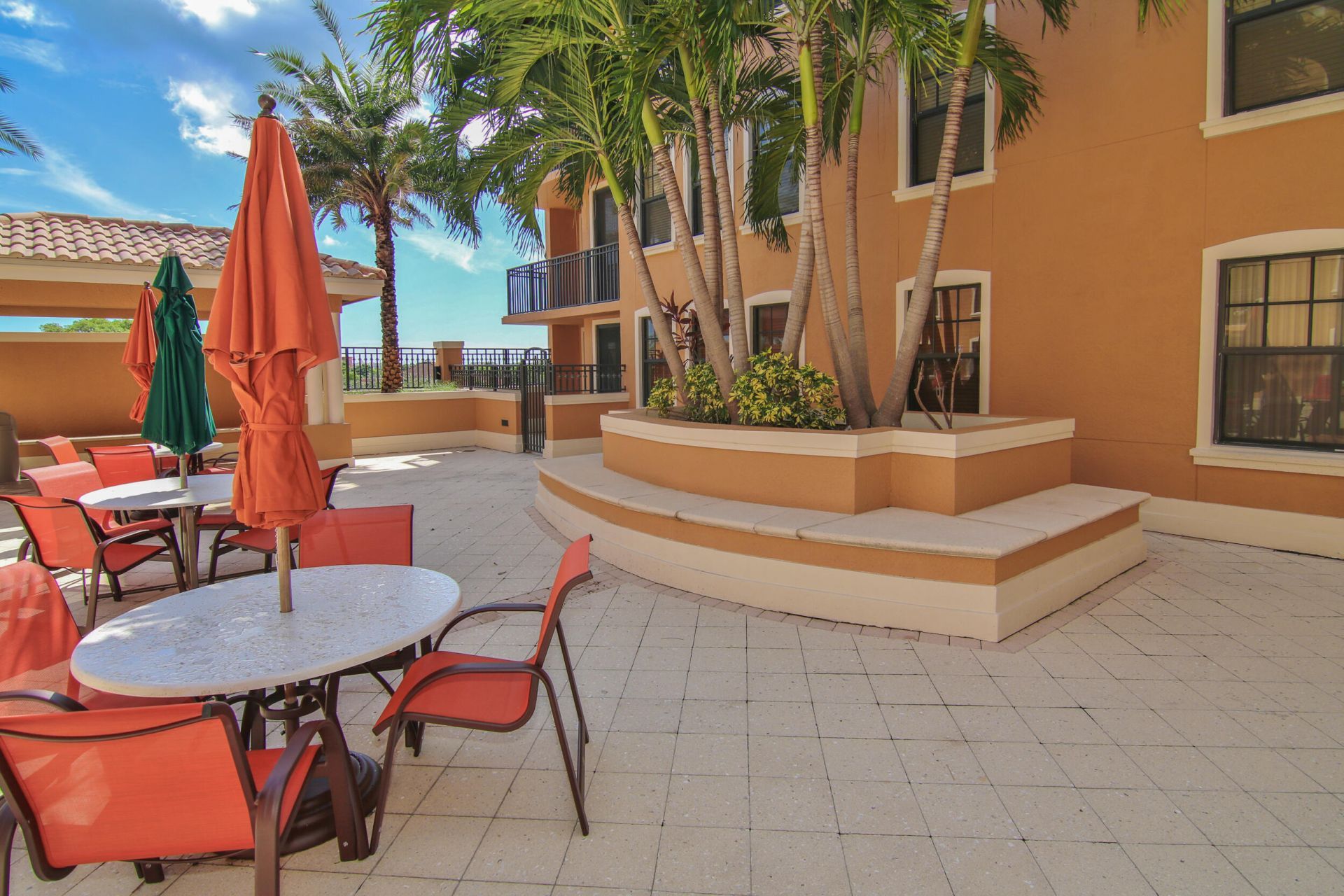 511 Lucerne Avenue, Unit 401, Lake Worth Beach, FL 33460 Photo