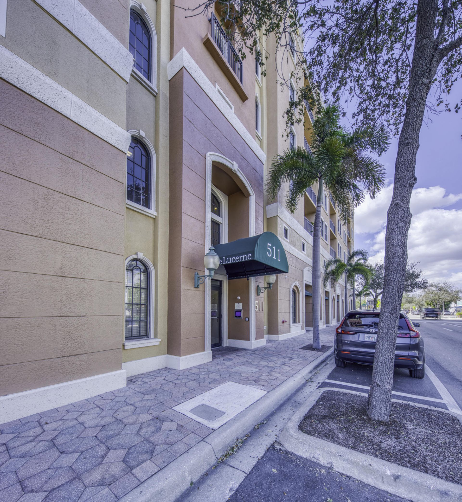 511 Lucerne Avenue, Unit 401, Lake Worth Beach, FL 33460 Photo