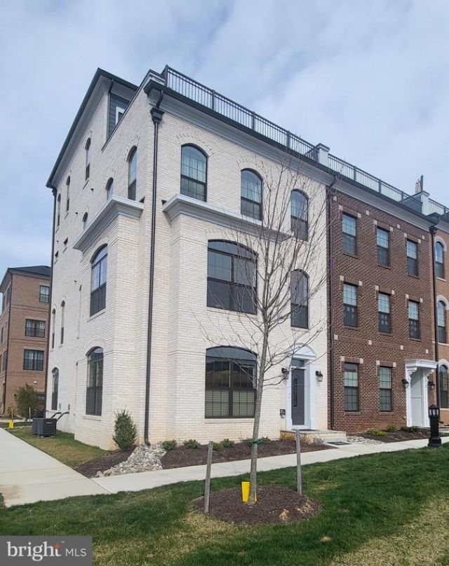 601 LEIGH WAY, OXON HILL, MD 20745