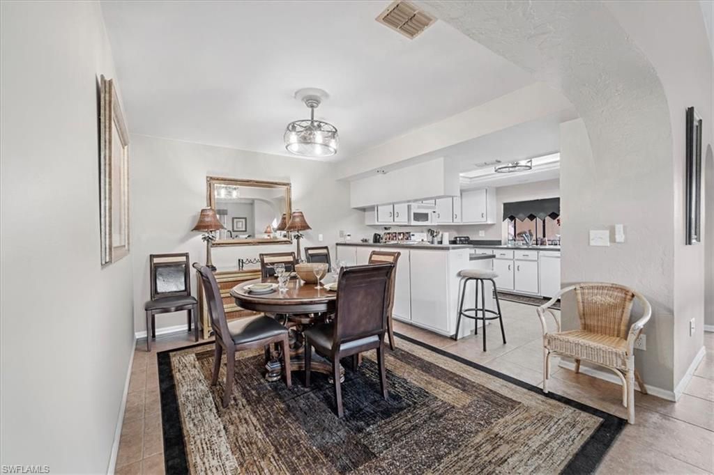 5510 SW 4th Pl , Unit 305, Cape Coral, FL 33914 Photo