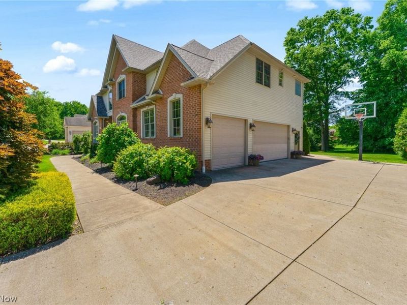 1325 Fox Den Trail, Canfield, OH 44406 Photo 3