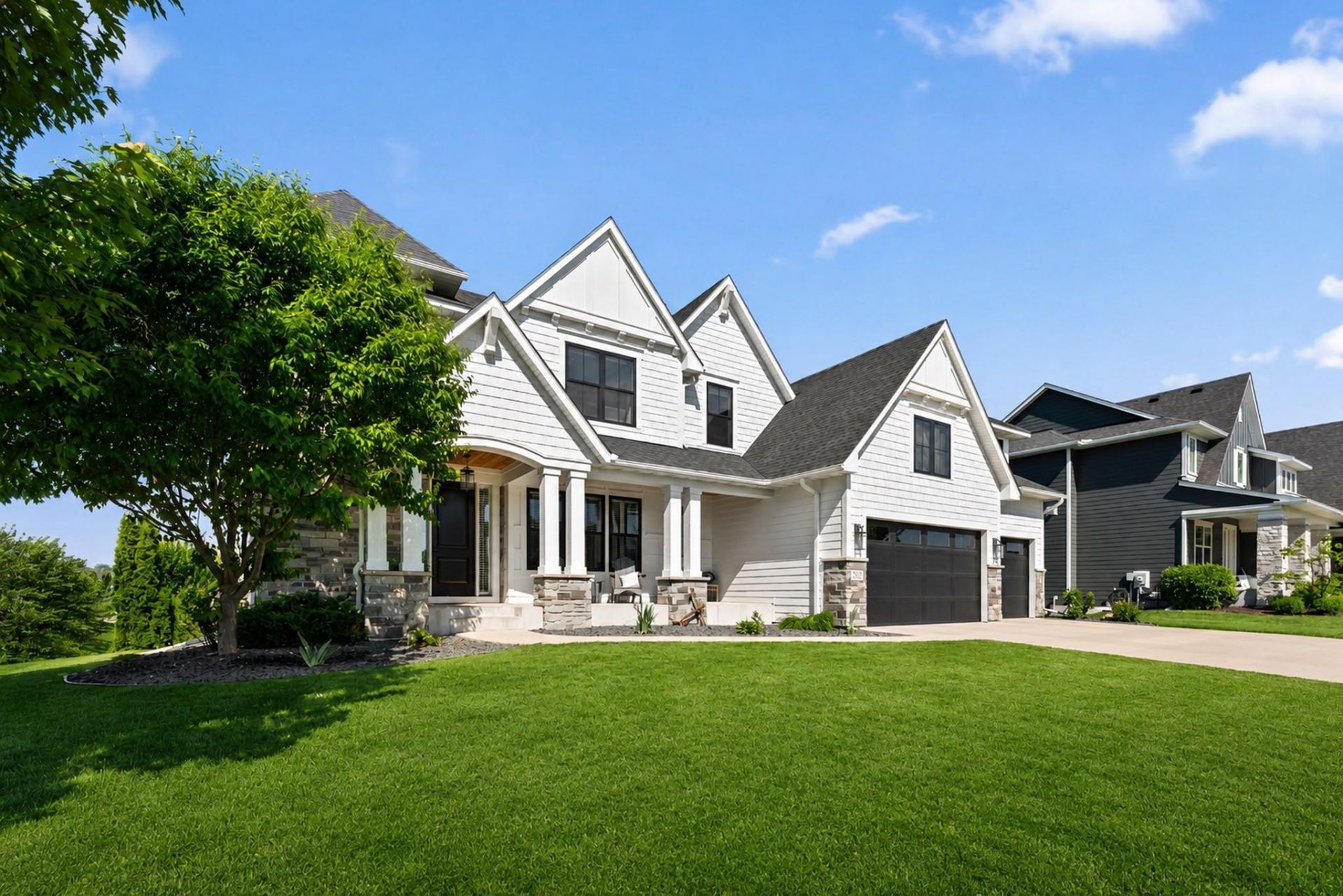5860 Club Valley Road , Excelsior, MN 55331
