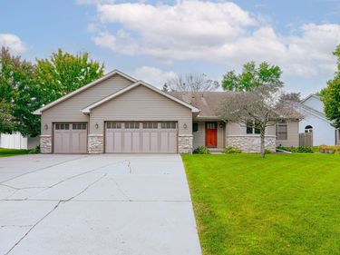 915 Ferndale Street S, Maplewood, MN 55119