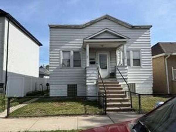 1437 121st Street , Whiting, IN 46394