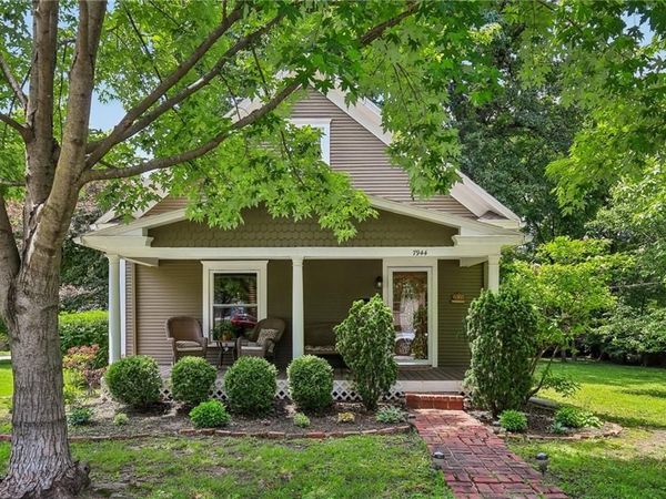 7944 Robinson Street, Overland Park, KS 66204