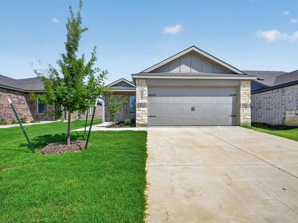 2509 Guineas Lane, Aubrey, TX 76227