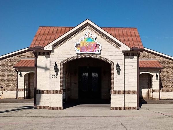 707 Center Ridge Drive , Duncanville, TX 75116