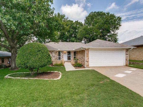 1605 Bedford Oaks Drive , Bedford, TX 76021