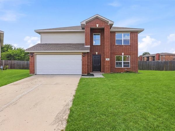 7301 Moon Ridge Court , Fort Worth, TX 76133