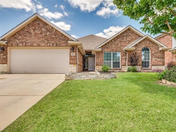 605 Southwind Drive, Arlington, TX 76002