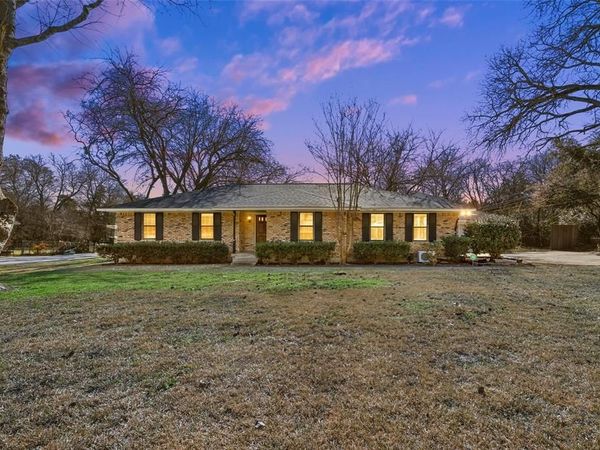 412 Spinner Road, DeSoto, TX 75115