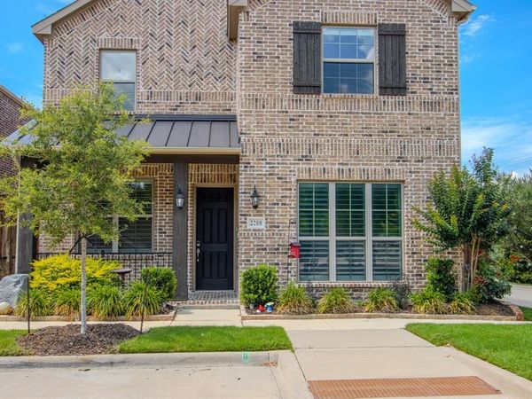 2208 N Royal Crecent Drive N, Flower Mound, TX 75028
