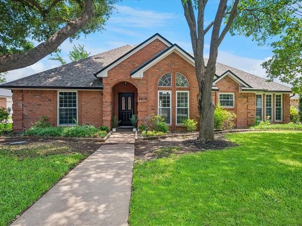 3912 Brookside Drive , Bedford, TX 76021