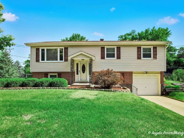 2208 Algonquin Road , Fox River Grove, IL 60021