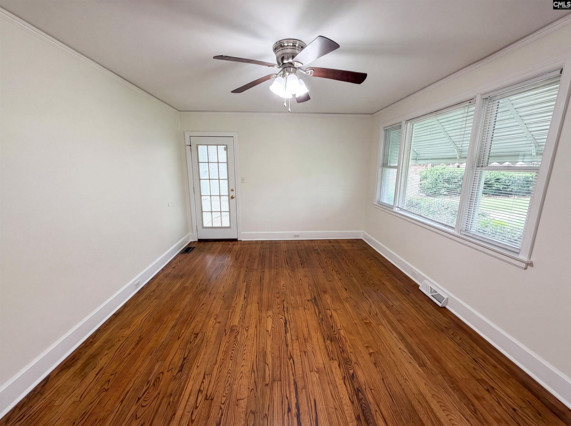 1558 Hazelwood Road  Photo 7