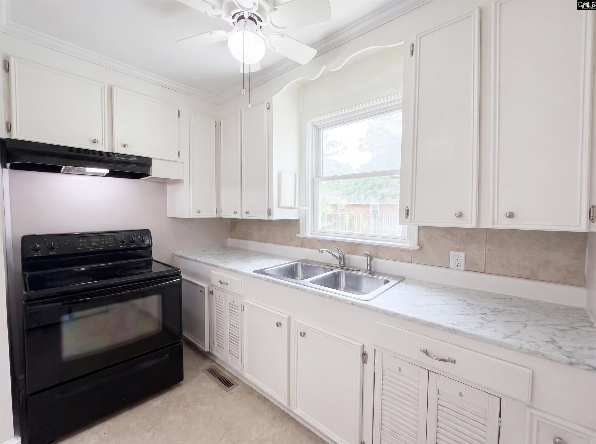 1558 Hazelwood Road  Photo 9