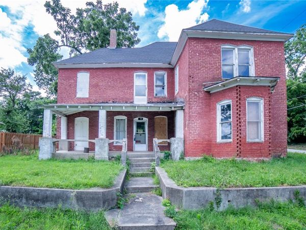 195 N A Street, Centerton, AR 72719