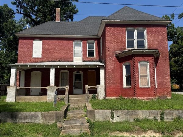 195 N A Street, Centerton, AR 72719