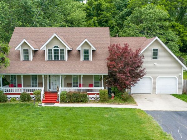 613 W Hubble Drive , Marshfield, MO 65706