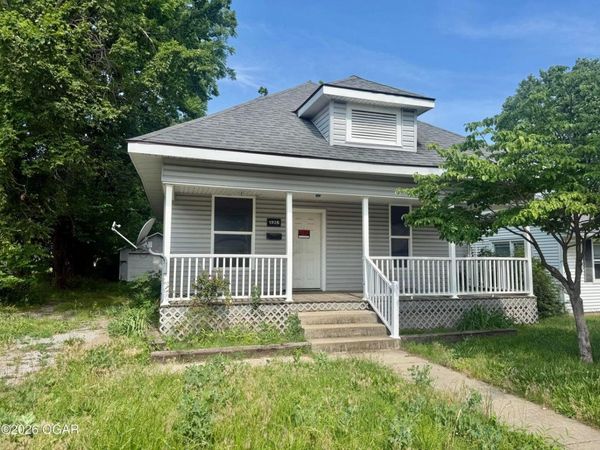 1926 Bird Avenue , Joplin, MO 64804