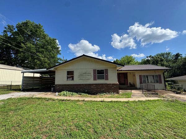 504 Woodland Street , Carl Junction, MO 64834