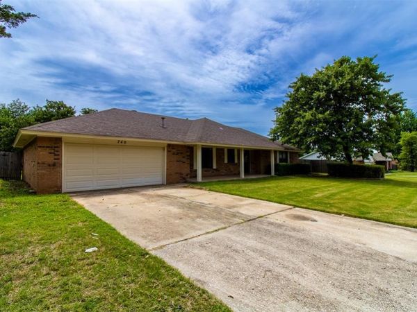 740 Buckwood Drive, Choctaw, OK 73020