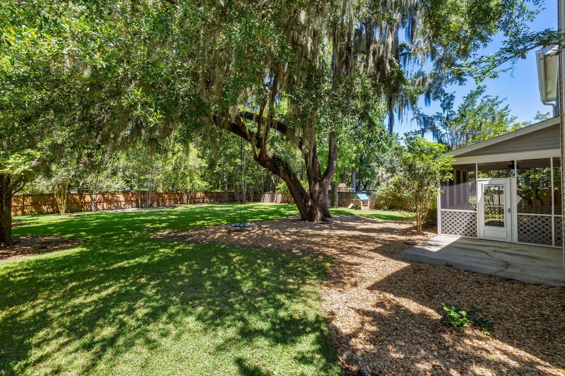 8514 Kennestone Lane Photo 18