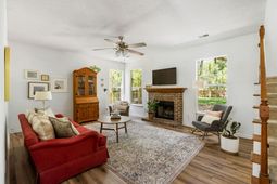 8514 Kennestone Lane photo 4