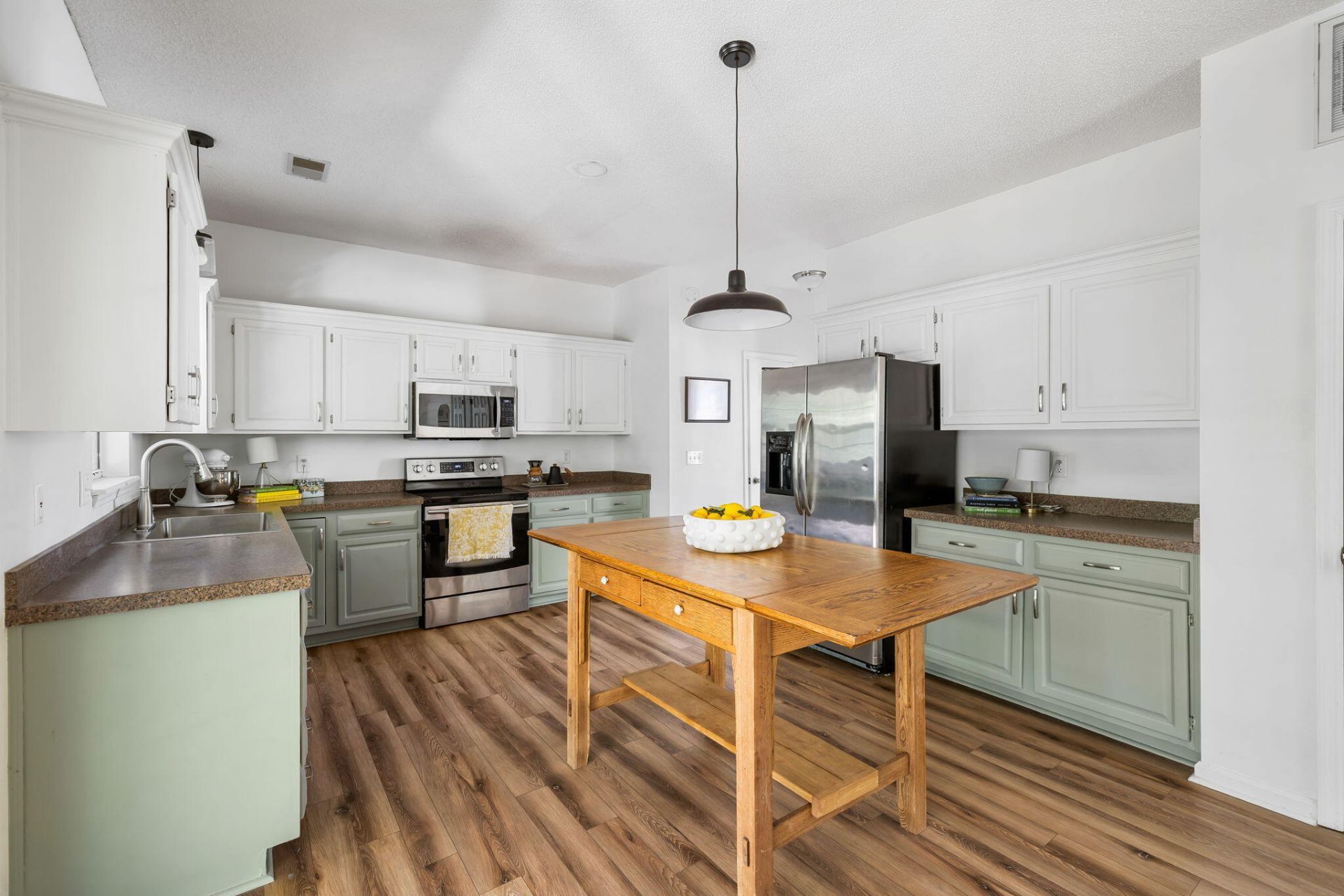 8514 Kennestone Lane Photo 7