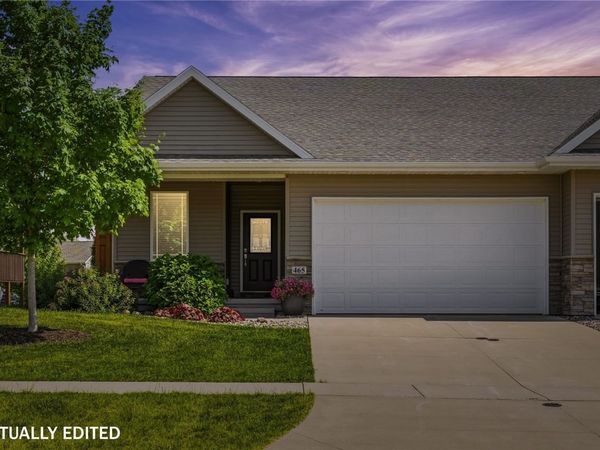 465 2nd Street, Fairfax, IA 52228